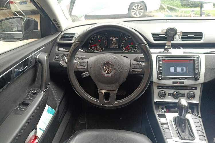 Used Volkswagen Magotan 2013 2.0 TSI Luxury Model Steering Wheel