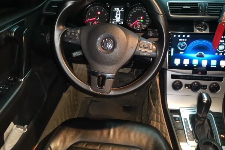 Used Volkswagen Magotan 2013 2.0 TSI Luxury Model Steering Wheel