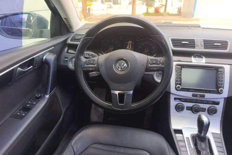 Used Volkswagen Magotan 2013 1.8TSI Comfort Model Steering Wheel
