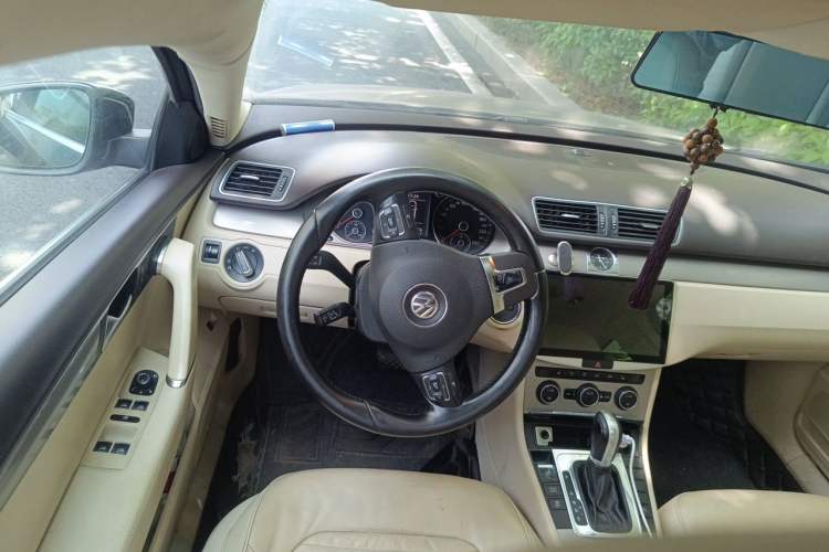 Used Volkswagen Magotan 2013 1.8TSI Luxury Model Steering Wheel