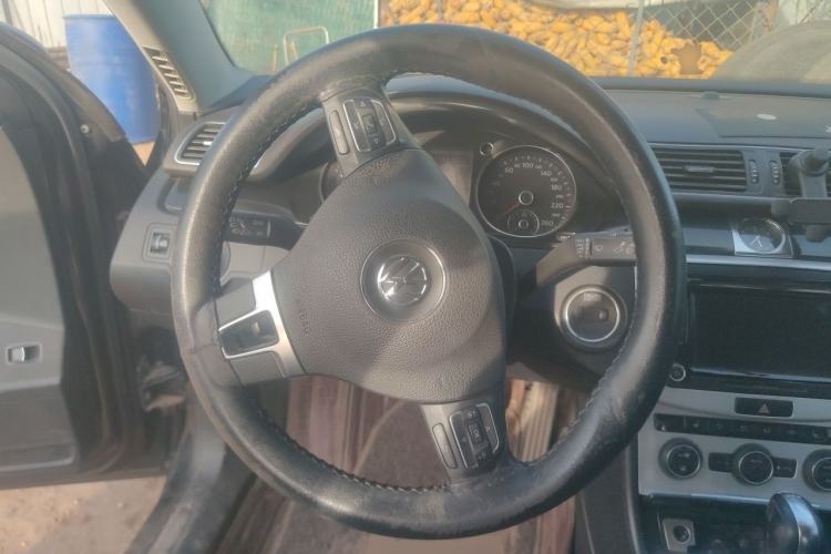 Used Volkswagen Magotan 2013 2.0 TSI Luxury Model Steering Wheel