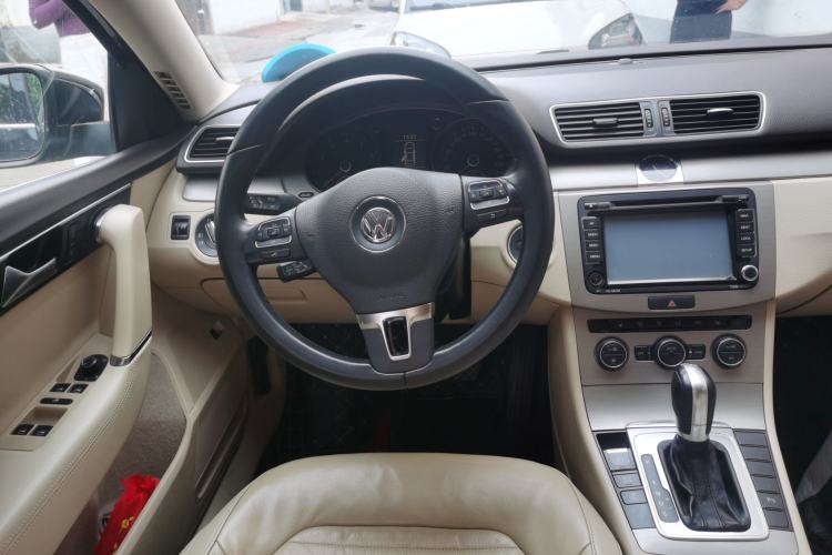 Used Volkswagen Magotan 2013 1.8TSI Luxury Model Steering Wheel