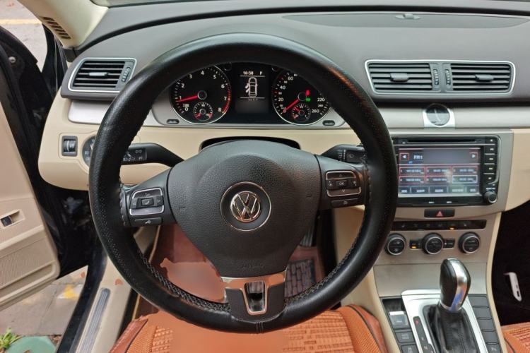 Used Volkswagen Magotan 2013 1.8TSI Luxury Model Steering Wheel