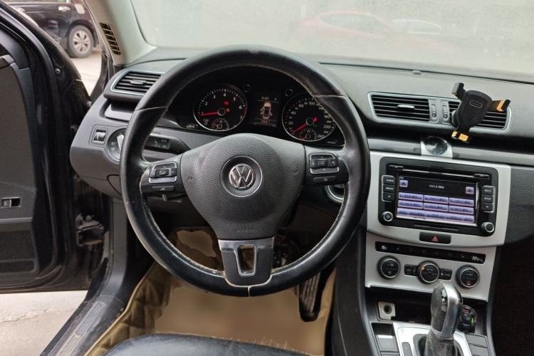 Used Volkswagen Magotan 2013 2.0 TSI Luxury Model Steering Wheel