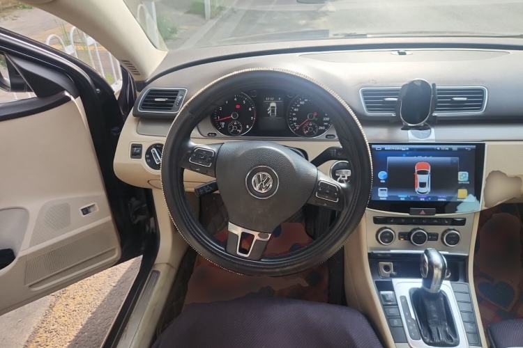Used Volkswagen Magotan 2013 1.8TSI Luxury Model Steering Wheel