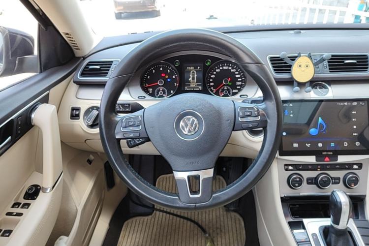 Used Volkswagen Magotan 2013 1.8TSI Luxury Model Steering Wheel