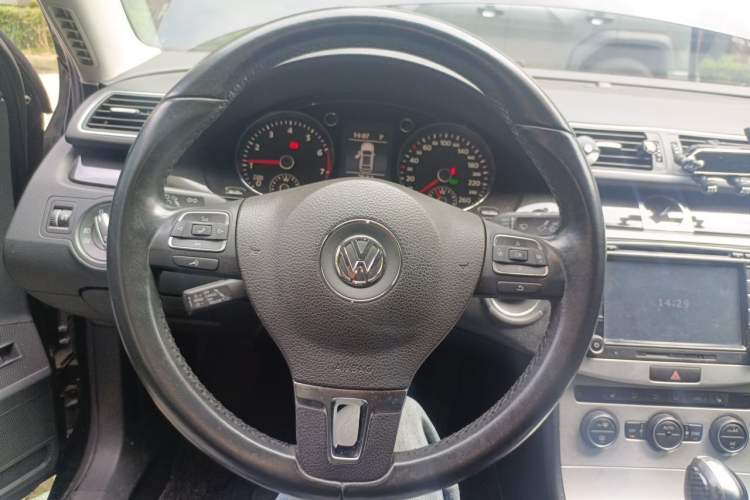Used Volkswagen Magotan 2013 2.0 TSI Luxury Model Steering Wheel