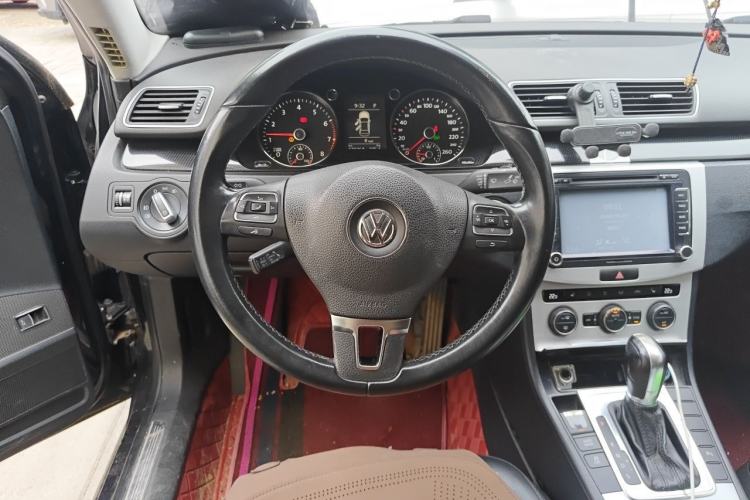Used Volkswagen Magotan 2013 1.8TSI Luxury Model Steering Wheel
