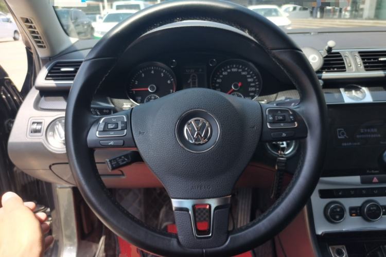 Used Volkswagen Magotan 2013 2.0 TSI Luxury Model Steering Wheel