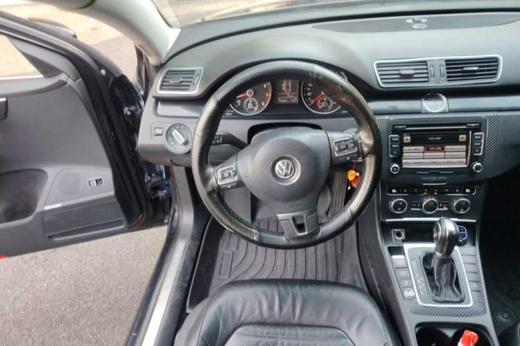 Used Volkswagen Magotan 2013 1.8TSI Luxury Model Steering Wheel
