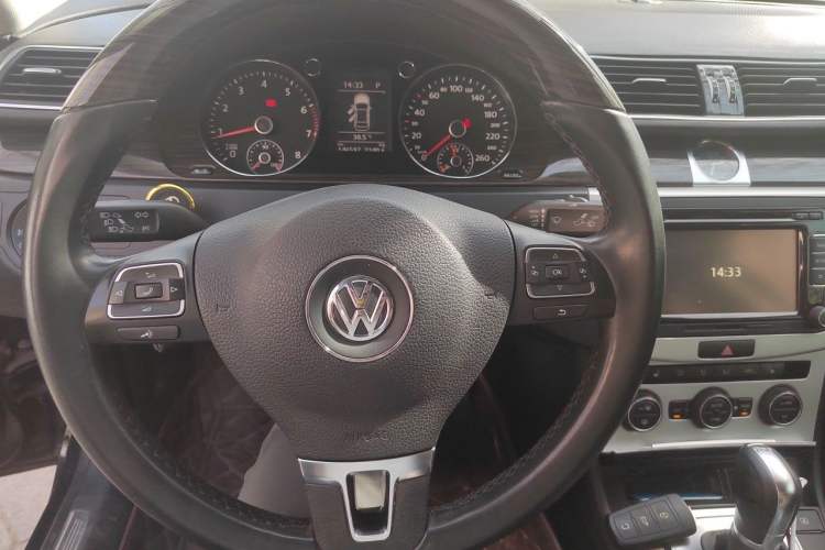 Used Volkswagen Magotan 2013 1.8TSI Prestige Model Steering Wheel