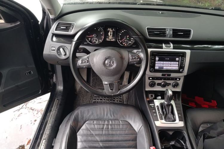 Used Volkswagen Magotan 2013 1.8TSI Luxury Model Steering Wheel