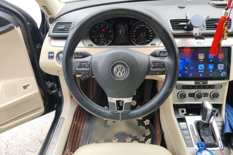 Used Volkswagen Magotan 2013 1.8TSI Luxury Model Steering Wheel