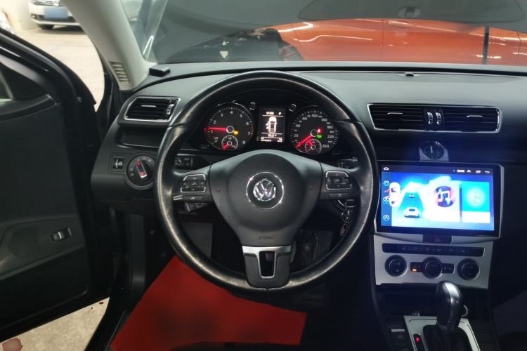 Used Volkswagen Magotan 2013 1.8TSI Luxury Model Steering Wheel