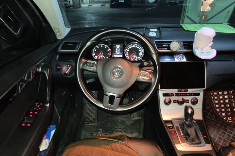 Used Volkswagen Magotan 2013 2.0 TSI Luxury Model Steering Wheel