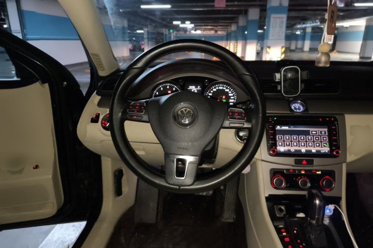 Used Volkswagen Magotan 2013 1.8TSI Premier Model Steering Wheel