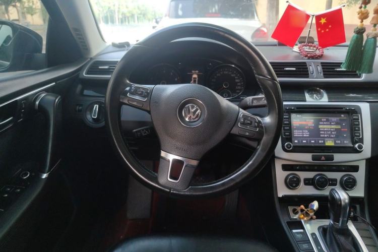 Used Volkswagen Magotan 2013 2.0 TSI Luxury Model Steering Wheel