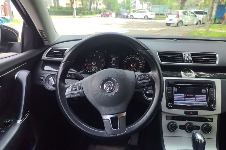Used Volkswagen Magotan 2013 1.8TSI Luxury Model Steering Wheel