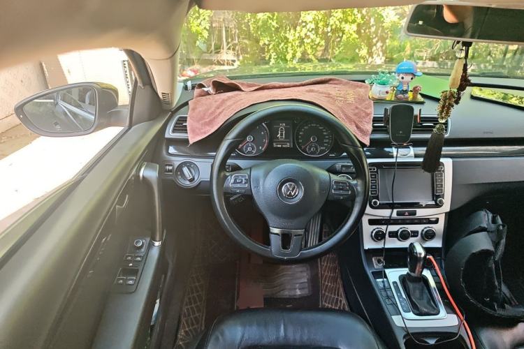 Used Volkswagen Magotan 2013 2.0 TSI Luxury Model Steering Wheel