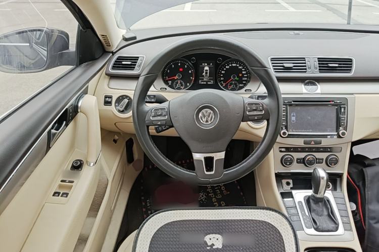 Used Volkswagen Magotan 2013 1.8TSI Luxury Model Steering Wheel