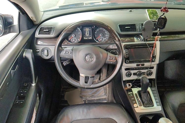 Used Volkswagen Magotan 2013 2.0 TSI Prestige Model Steering Wheel
