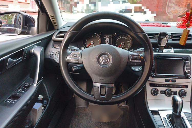 Used Volkswagen Magotan 2013 1.8TSI Luxury Model Steering Wheel