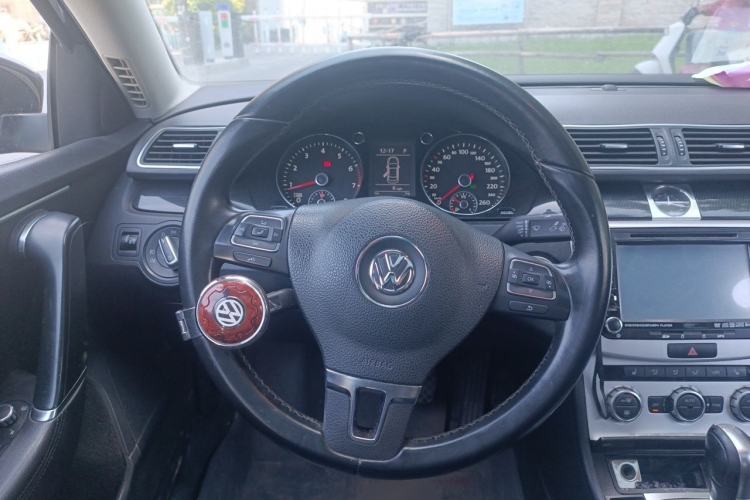Used Volkswagen Magotan 2013 1.8TSI Luxury Model Steering Wheel