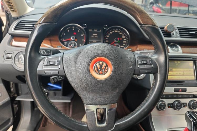 Used Volkswagen Magotan 2013 3.0 FSI Flagship Model Steering Wheel