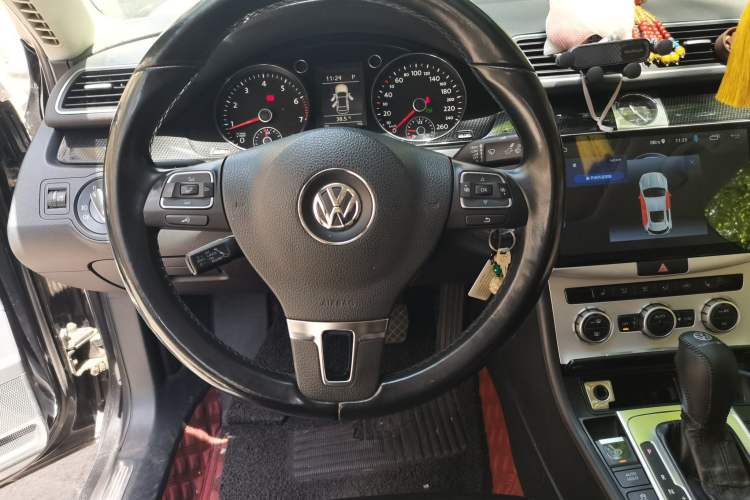 Used Volkswagen Magotan 2013 1.8TSI Luxury Model Steering Wheel