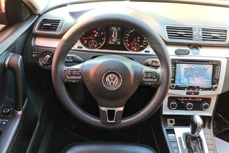 Used Volkswagen Magotan 2013 1.8TSI Premier Model Steering Wheel