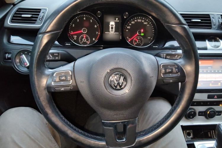 Used Volkswagen Magotan 2013 1.8TSI Luxury Model Steering Wheel