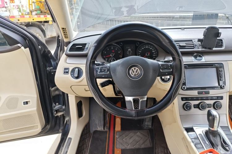 Used Volkswagen Magotan 2013 1.8TSI Premier Model Steering Wheel