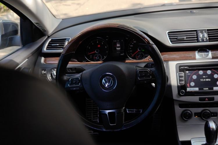 Used Volkswagen Magotan 2013 1.8TSI Prestige Model Steering Wheel