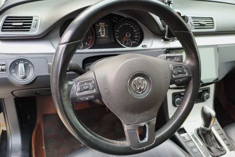 Used Volkswagen Magotan 2013 1.8TSI Premier Model Steering Wheel