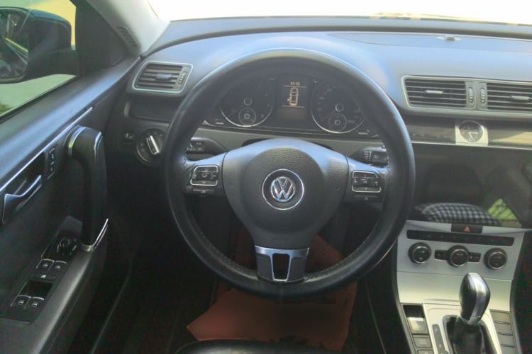 Used Volkswagen Magotan 2013 1.8TSI Luxury Model Steering Wheel