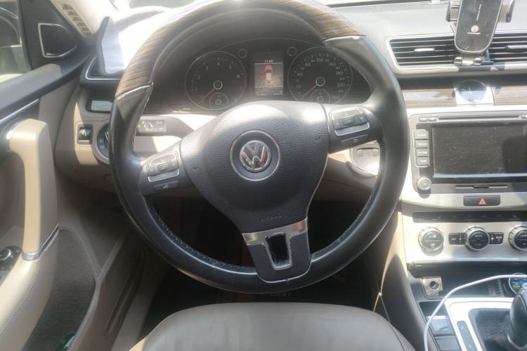 Used Volkswagen Magotan 2013 2.0 TSI Prestige Model Steering Wheel