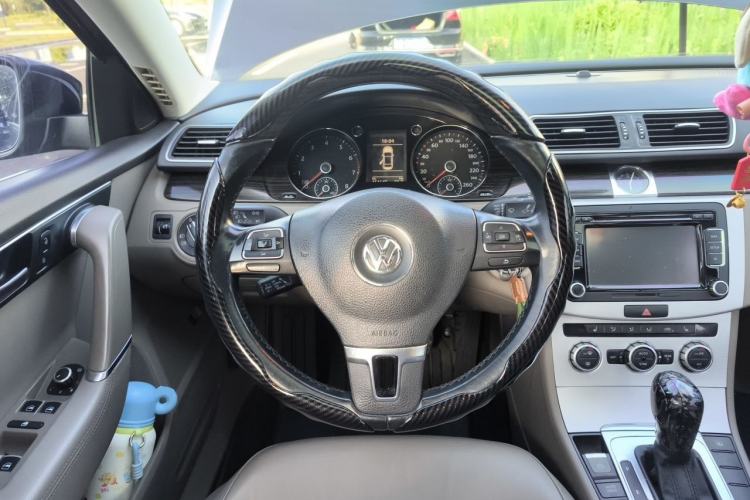 Used Volkswagen Magotan 2013 2.0 TSI Prestige Model Steering Wheel
