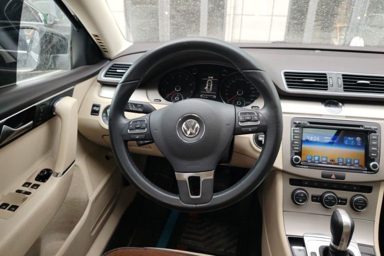 Used Volkswagen Magotan 2013 1.8TSI Premier Model Steering Wheel