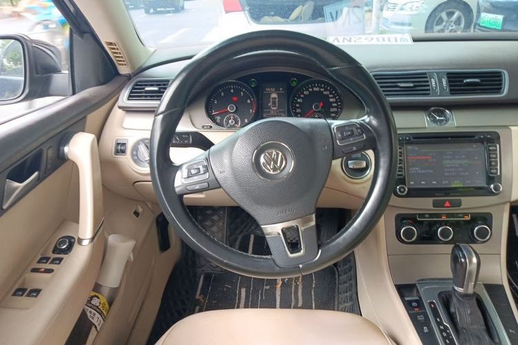 Used Volkswagen Magotan 2013 1.8TSI Luxury Model Steering Wheel
