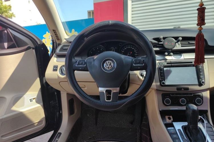 Used Volkswagen Magotan 2013 1.8TSI Premier Model Steering Wheel