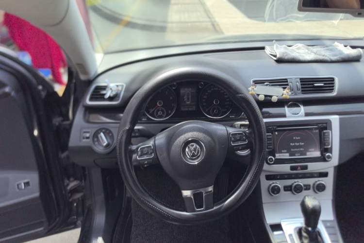 Used Volkswagen Magotan 2013 1.8TSI Prestige Model Steering Wheel