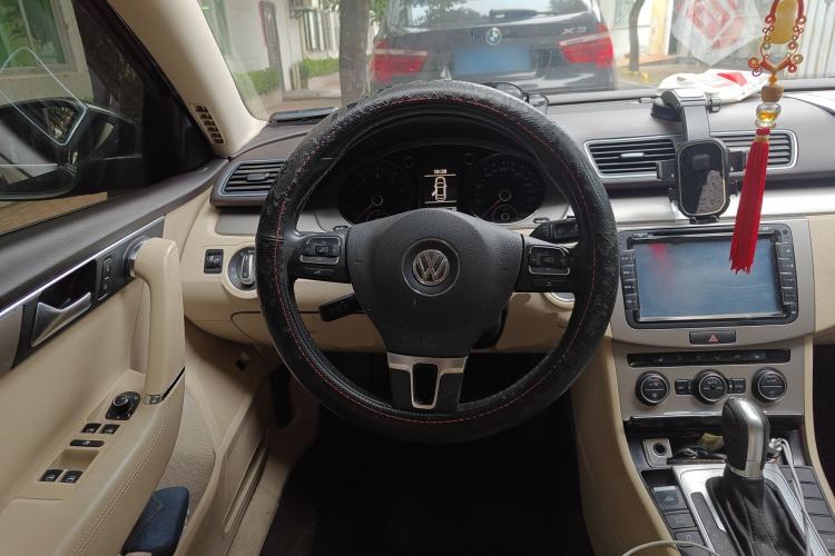 Used Volkswagen Magotan 2013 1.8TSI Luxury Model Steering Wheel