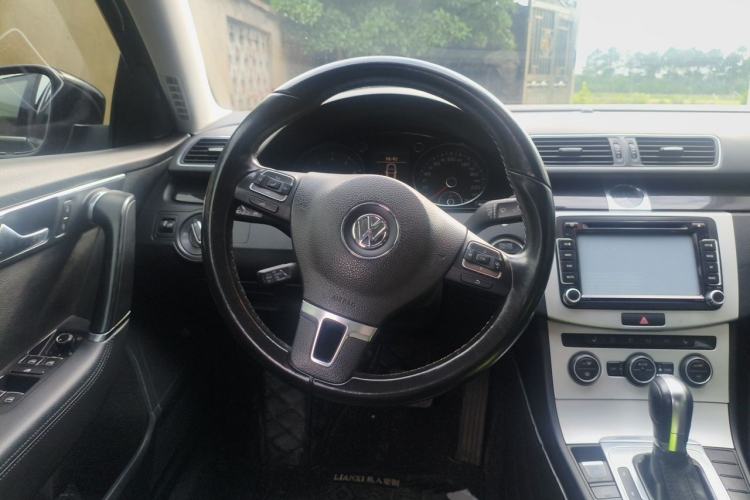 Used Volkswagen Magotan 2013 1.8TSI Luxury Model Steering Wheel