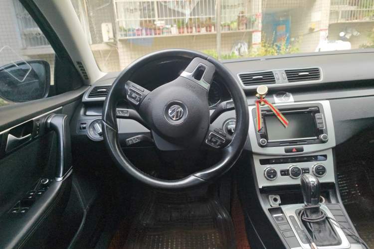 Used Volkswagen Magotan 2013 2.0 TSI Luxury Model Steering Wheel