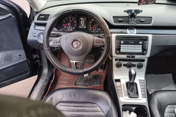 Used Volkswagen Magotan 2013 1.8TSI Luxury Model Steering Wheel