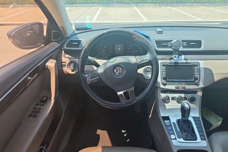 Used Volkswagen Magotan 2013 2.0 TSI Ultimate Model Steering Wheel