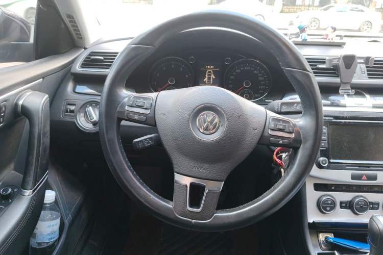 Used Volkswagen Magotan 2013 2.0 TSI Luxury Model Steering Wheel