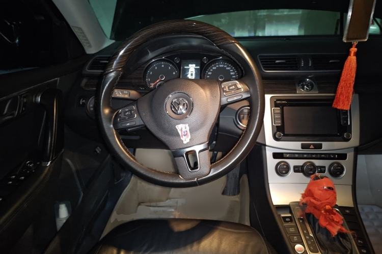 Used Volkswagen Magotan 2013 1.8TSI Prestige Model Steering Wheel