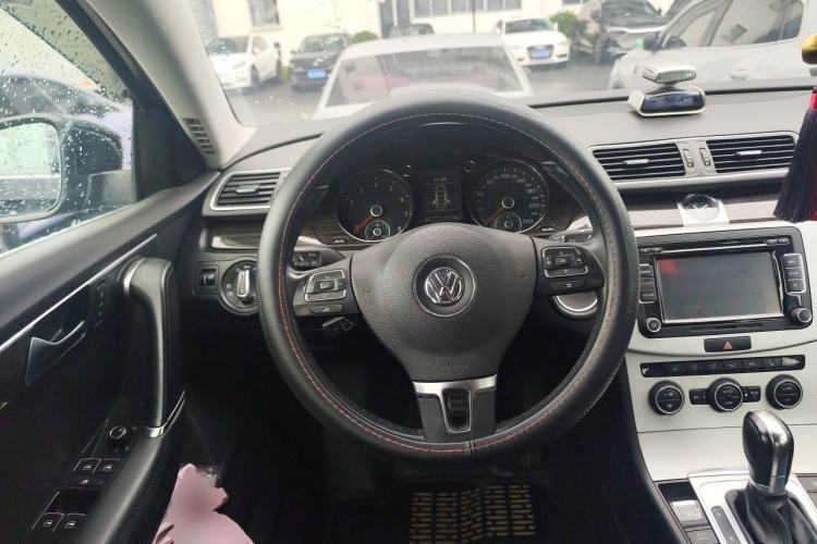 Used Volkswagen Magotan 2013 1.8TSI Prestige Model Steering Wheel