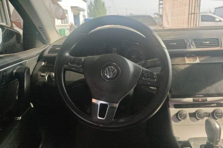 Used Volkswagen Magotan 2013 1.8TSI Premier Model Steering Wheel